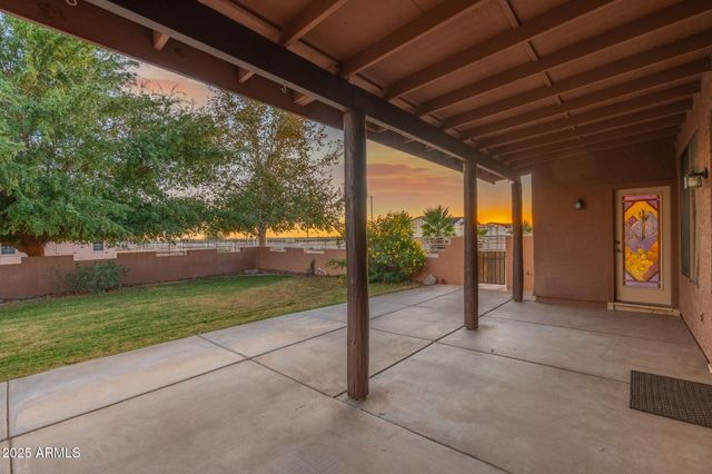 25645 W BLUE SKY Drive, Wittmann, AZ 85361