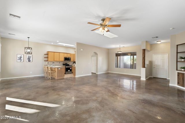 25645 W BLUE SKY Drive, Wittmann, AZ 85361