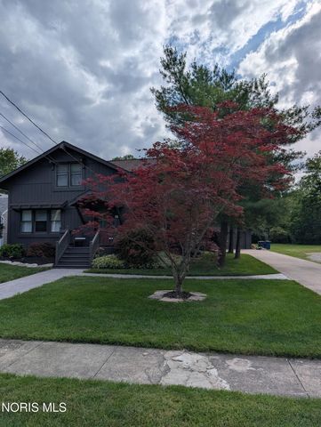 862 Louisiana Avenue, Perrysburg, OH 43551