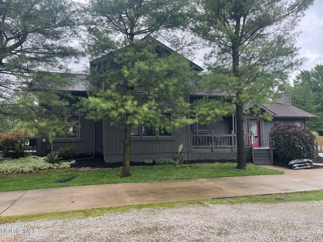 862 Louisiana Avenue, Perrysburg, OH 43551