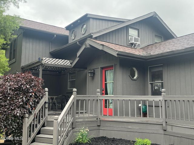 862 Louisiana Avenue, Perrysburg, OH 43551