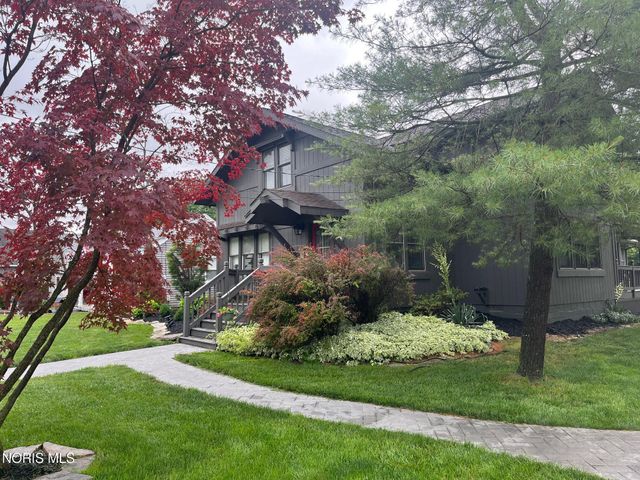 862 Louisiana Avenue, Perrysburg, OH 43551