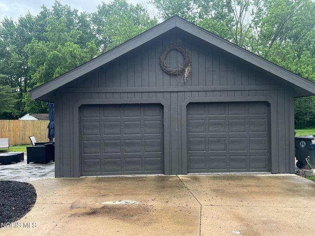 862 Louisiana Avenue, Perrysburg, OH 43551