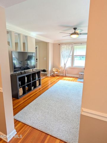 862 Louisiana Avenue, Perrysburg, OH 43551