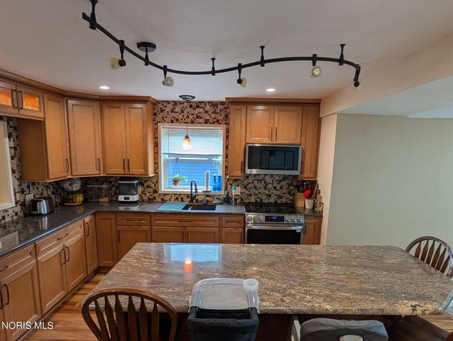 862 Louisiana Avenue, Perrysburg, OH 43551