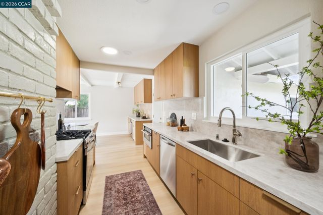 457 Nora Court, Walnut Creek, CA 94597