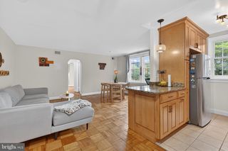 30 S OLD GLEBE RD #202-E, Arlington, VA 22204