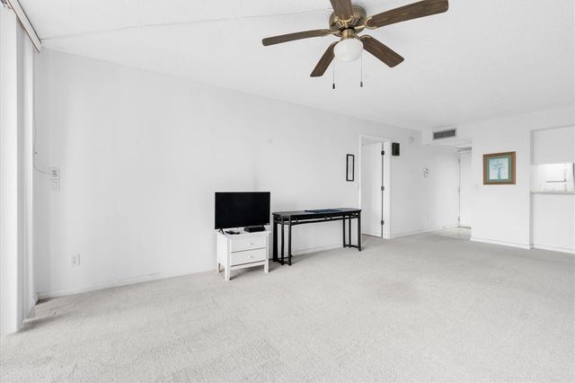 11945 143RD STREET 7325, Largo, FL 33774
