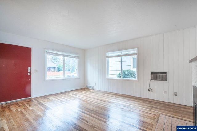 1155 18th St NE, Salem, OR 97301