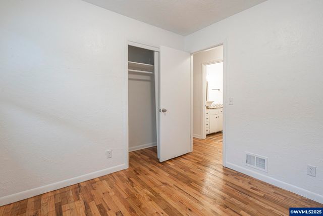 1155 18th St NE, Salem, OR 97301