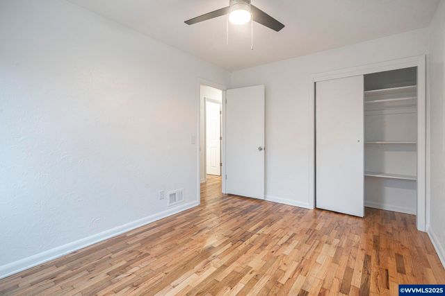 1155 18th St NE, Salem, OR 97301