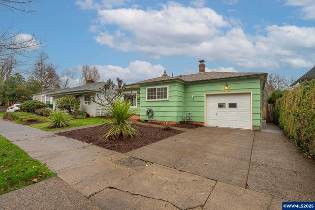 1155 18th St NE, Salem, OR 97301