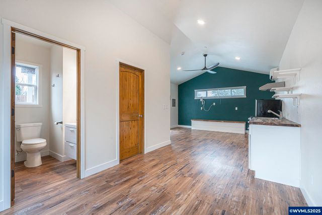 1155 18th St NE, Salem, OR 97301