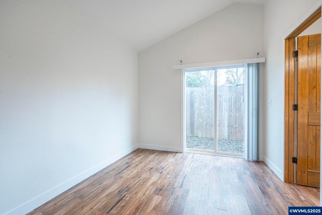 1155 18th St NE, Salem, OR 97301