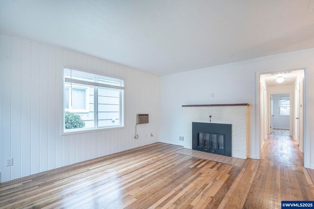 1155 18th St NE, Salem, OR 97301