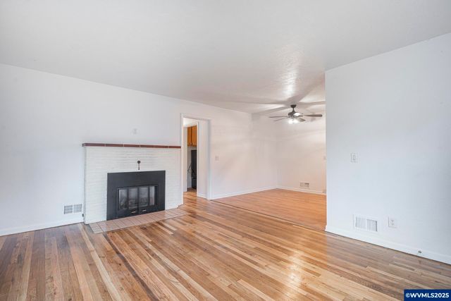 1155 18th St NE, Salem, OR 97301