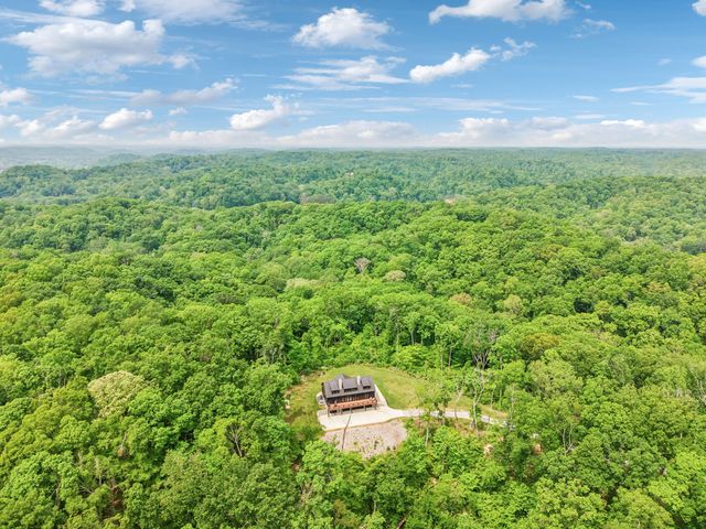 7650 Chipmunk Ln, Nashville, TN 37221