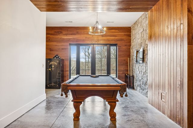 7650 Chipmunk Ln, Nashville, TN 37221