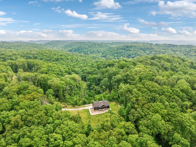 7650 Chipmunk Ln, Nashville, TN 37221