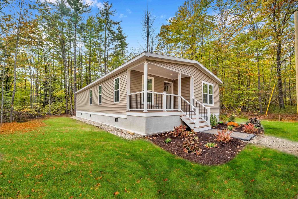 118 Champion Hill Road, Effingham, NH 03882