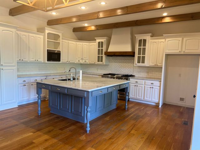 2730 Collins, Conway, AR 72034