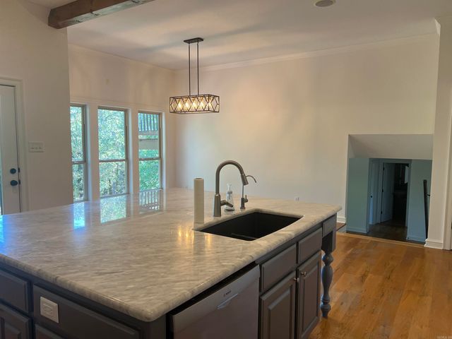 2730 Collins, Conway, AR 72034