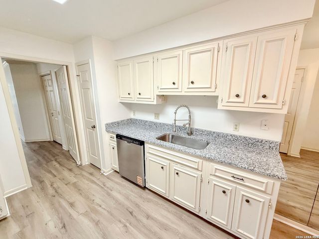 8415 Fredericksburg Rd Apt 1004, San Antonio, TX 78229