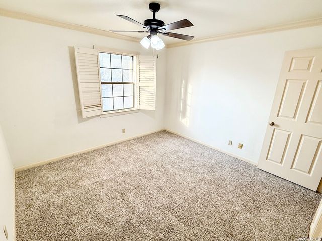 8415 Fredericksburg Rd Apt 1004, San Antonio, TX 78229