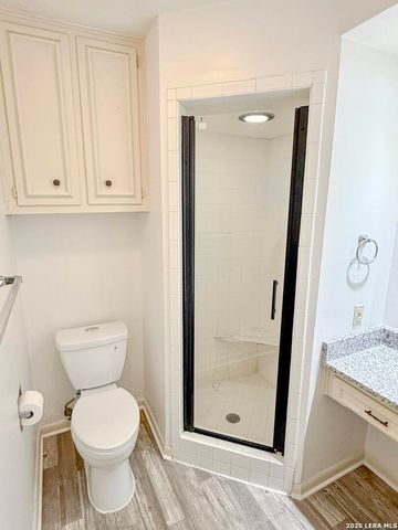 8415 Fredericksburg Rd Apt 1004, San Antonio, TX 78229