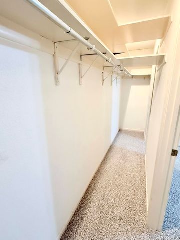 8415 Fredericksburg Rd Apt 1004, San Antonio, TX 78229