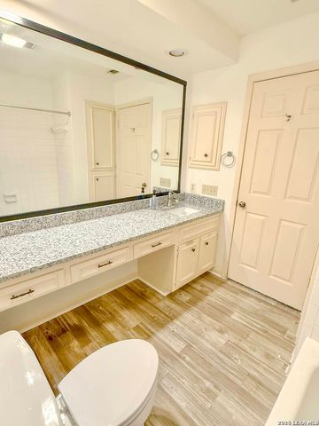 8415 Fredericksburg Rd Apt 1004, San Antonio, TX 78229