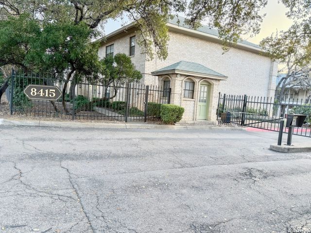 8415 Fredericksburg Rd Apt 1004, San Antonio, TX 78229