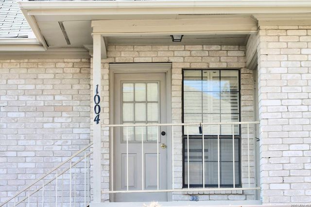 8415 Fredericksburg Rd Apt 1004, San Antonio, TX 78229