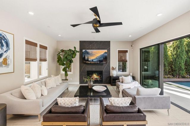 4720 Borden, Carlsbad, CA 92010