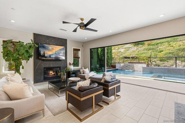 4720 Borden, Carlsbad, CA 92010