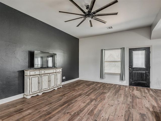 5741 Timberland Xing, Guthrie, OK 73044