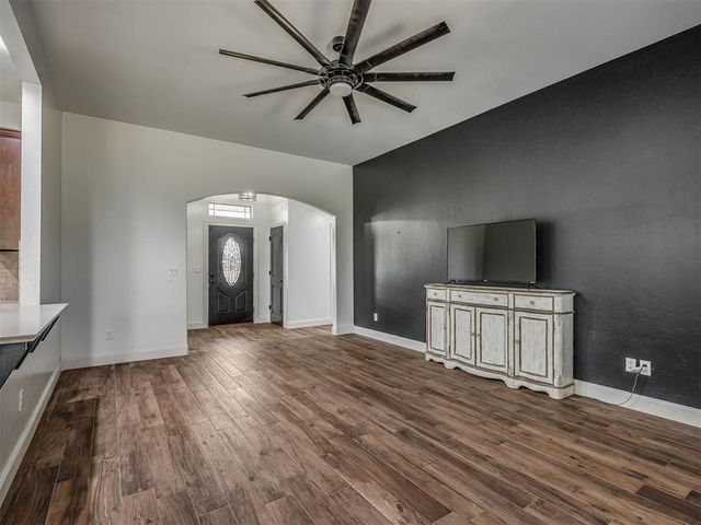 5741 Timberland Xing, Guthrie, OK 73044