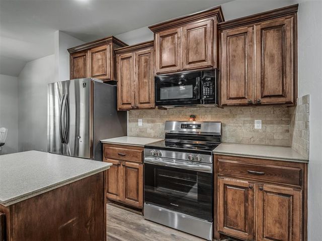 5741 Timberland Xing, Guthrie, OK 73044