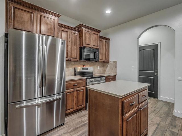 5741 Timberland Xing, Guthrie, OK 73044