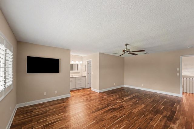 1683 WATERMARK CIRCLE NE, St Petersburg, FL 33702