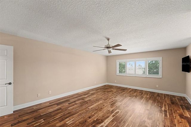 1683 WATERMARK CIRCLE NE, St Petersburg, FL 33702