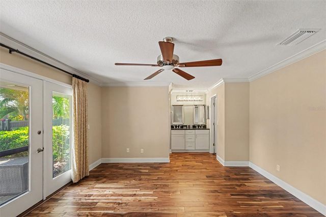 1683 WATERMARK CIRCLE NE, St Petersburg, FL 33702