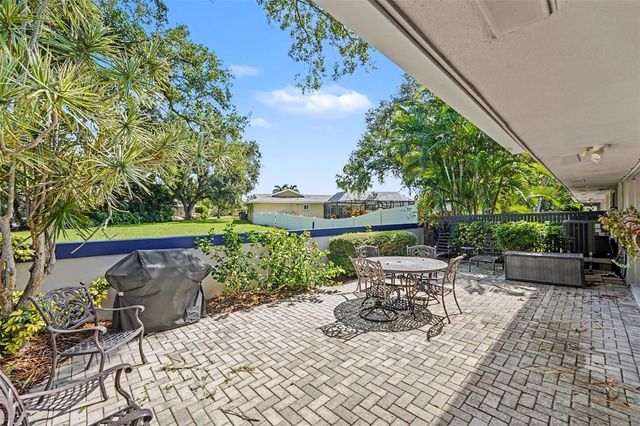 1683 WATERMARK CIRCLE NE, St Petersburg, FL 33702