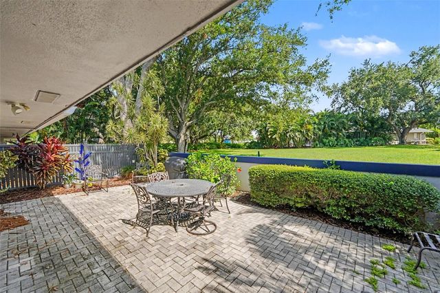 1683 WATERMARK CIRCLE NE, St Petersburg, FL 33702