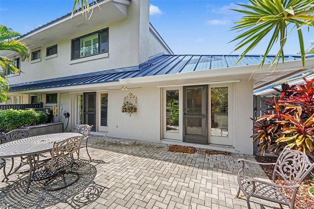 1683 WATERMARK CIRCLE NE, St Petersburg, FL 33702