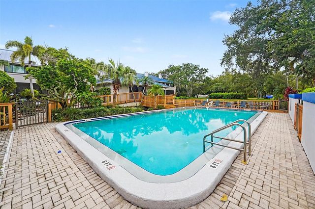 1683 WATERMARK CIRCLE NE, St Petersburg, FL 33702
