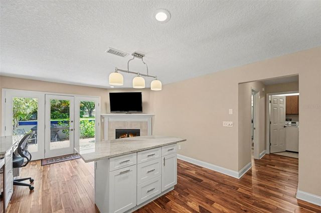 1683 WATERMARK CIRCLE NE, St Petersburg, FL 33702