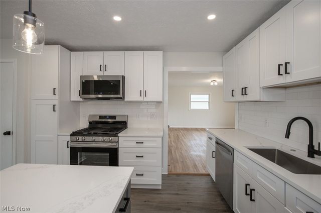 9613 Melody Lane, Brooklyn, OH 44144