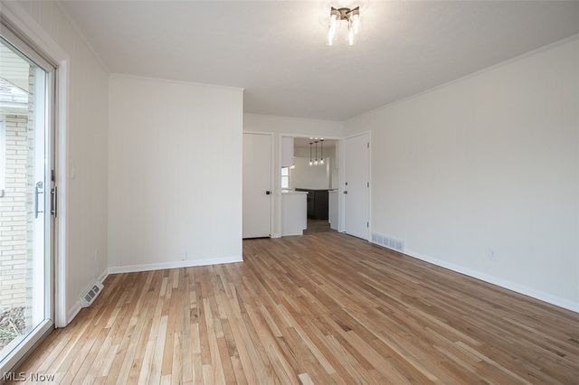 9613 Melody Lane, Brooklyn, OH 44144