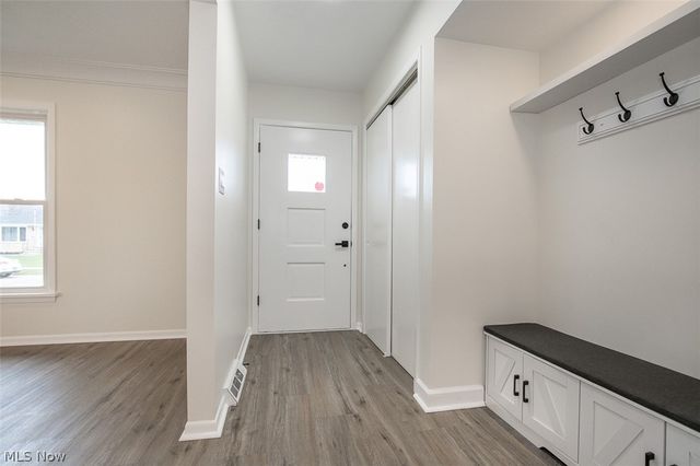 9613 Melody Lane, Brooklyn, OH 44144